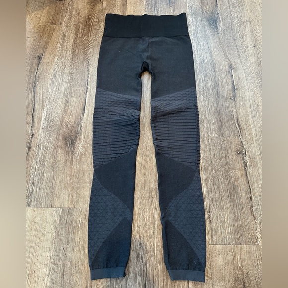 SPANX Seamless Moto Leggings - Picture 3 of 6